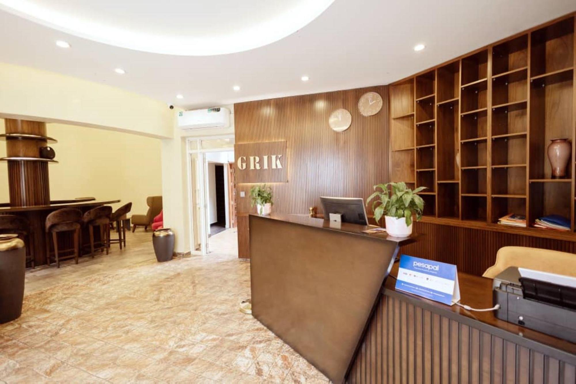 Grik Hotel - Entebbe Extérieur photo