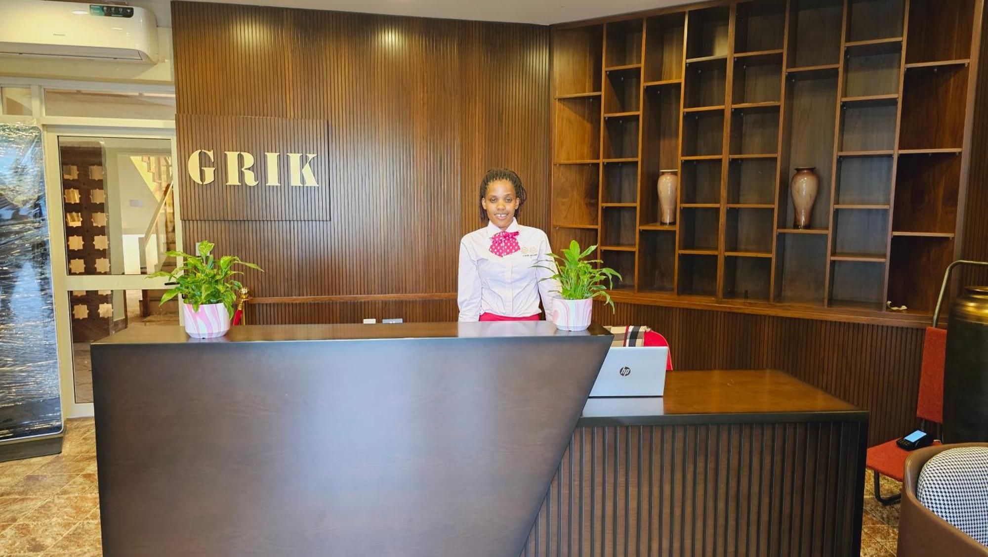 Grik Hotel - Entebbe Extérieur photo